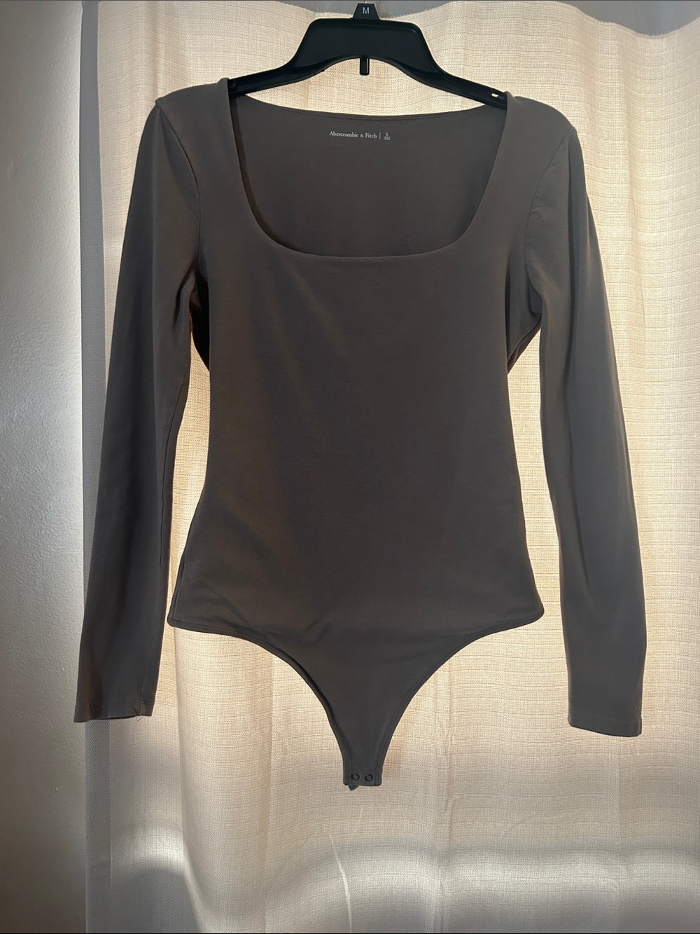 Abercrombie & Fitch Square Neck Long Sleeve Bodysuit. Black and taupe color